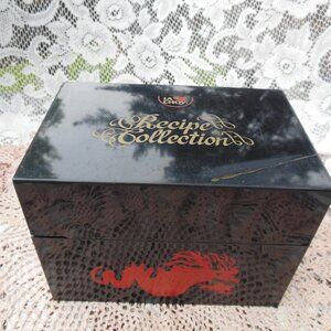 recipe box La Choy brand plastic black w red dragon many recipe cards inside 80s